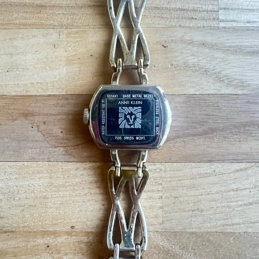 Anne Klein New York ladies diamond Swiss dress watch NEW BATTERY